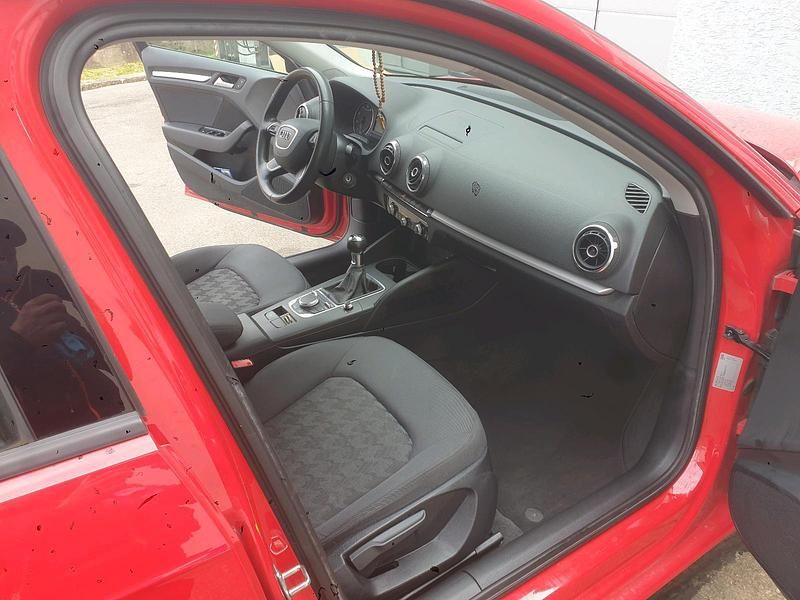 Gebraucht Audi A3 122 PS (89 kW) 2013 Rot Limousine
