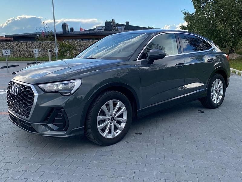 Grau Gebraucht 2021 Audi Q3 Sportback Sport SUV | 24.990 € (Superpreis) - Bild 1/4