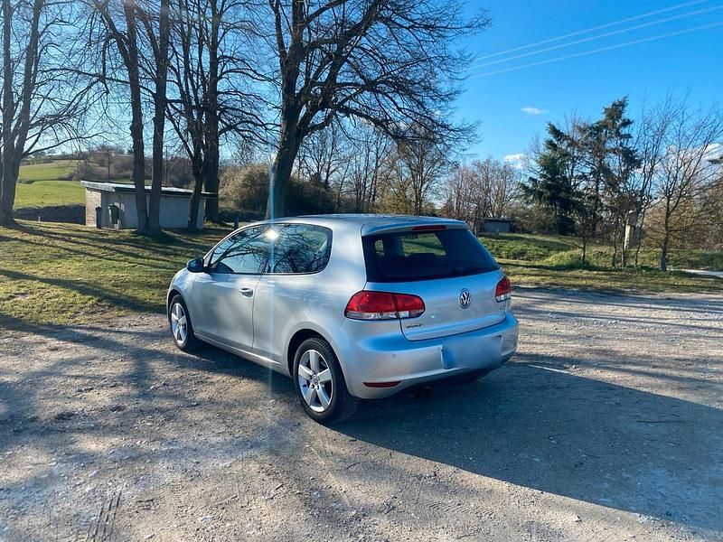 Gebraucht VW Golf VI 122 PS (89 kW) 2011 Silber Kleinwagen
