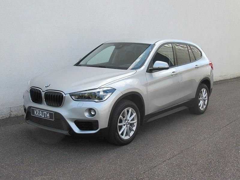Grau Gebraucht 2018 BMW X1 Advantage SUV | 20.400 € (Fairer Preis) - Bild 1/4