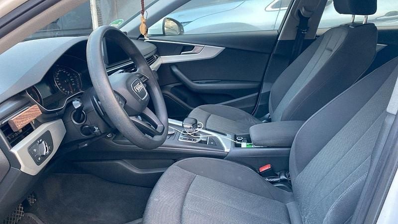 Gebraucht Audi A4 Sport 190 PS (139 kW) 2017 Weiß Kombi