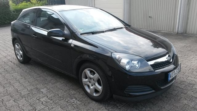 Schwarz Gebraucht 2007 Opel Astra GTC Coupé | 3.999 € (Etwas zu teuer) - Bild 1/4