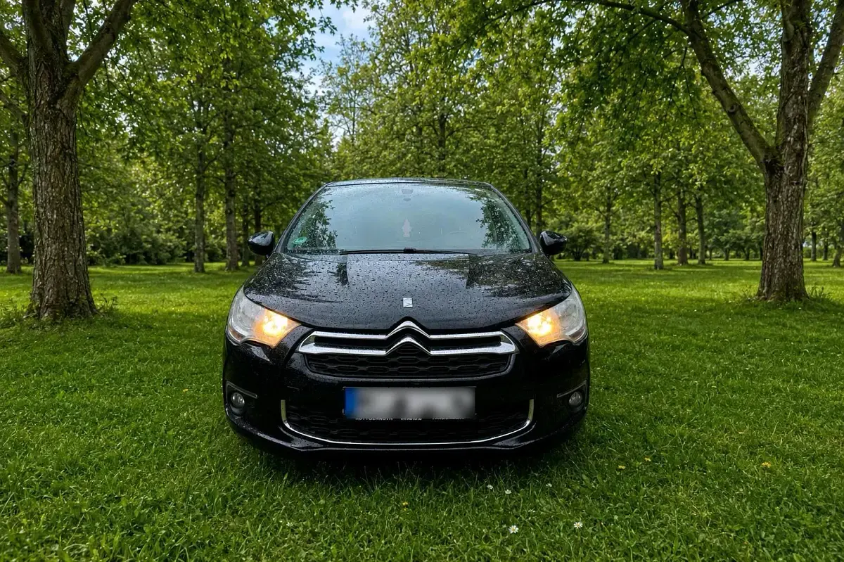 Gebraucht Citroën DS4 130 PS (95 kW) 2012 Schwarz Kleinwagen