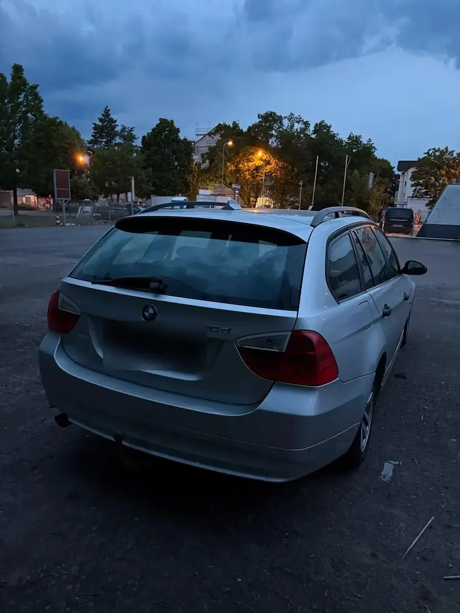 Gebraucht BMW 320 164 PS (120 kW) 2005 Grau Kombi