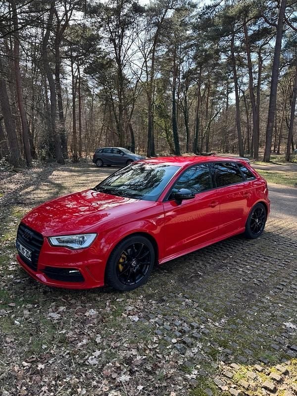 Rot Gebraucht 2014 Audi A3 Sportback S-Line Kleinwagen | 9.000 € (Fairer Preis) - Bild 1/4