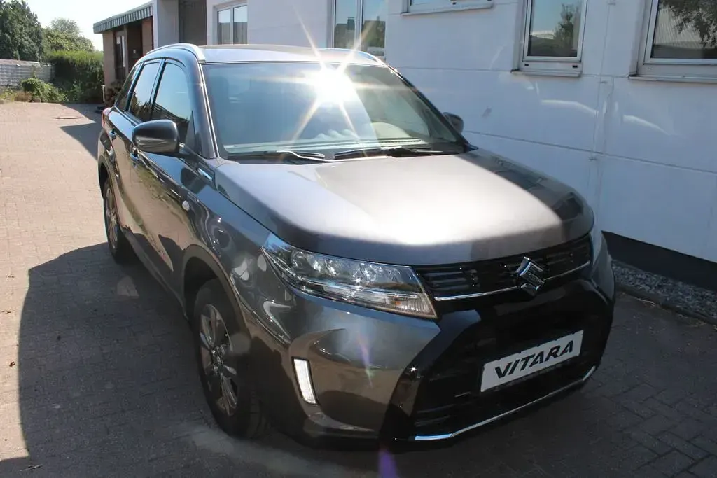 Neu Suzuki Vitara Comfort 109 PS (80 kW) 2026 Grau SUV