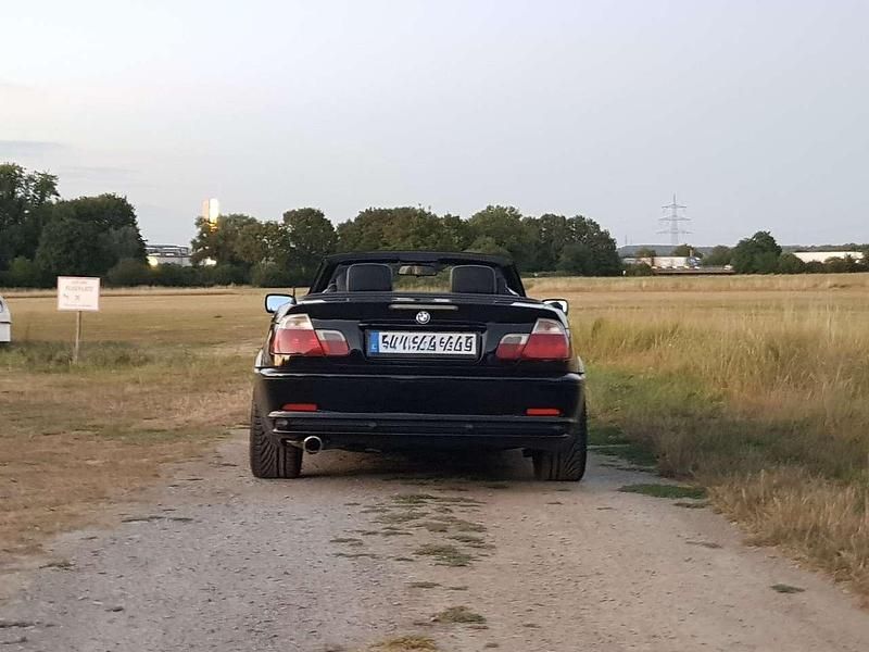 Gebraucht BMW 318 Cabriolet 143 PS (105 kW) 2001 Schwarz Cabrio