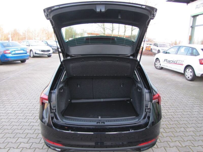 Neu Skoda Scala Selection 116 PS (85 kW) 2025 Schwarz Kleinwagen
