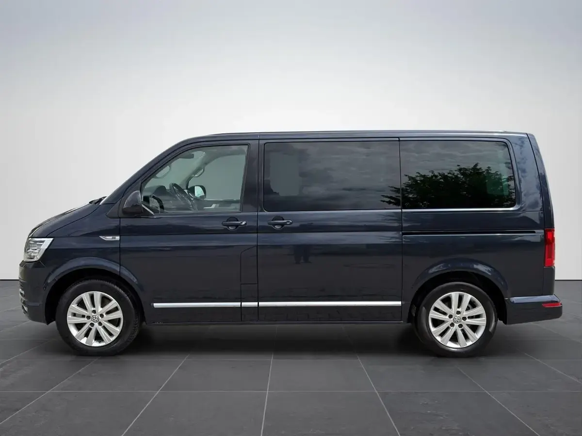 Gebraucht VW Multivan 204 PS (150 kW) 2018 Blau Van / Kleinbus