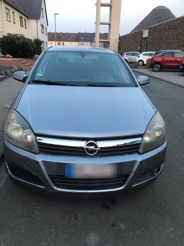 Grau Gebraucht 2005 Opel Astra Kleinwagen | 1.100 € (Guter Preis) - Bild 1/4