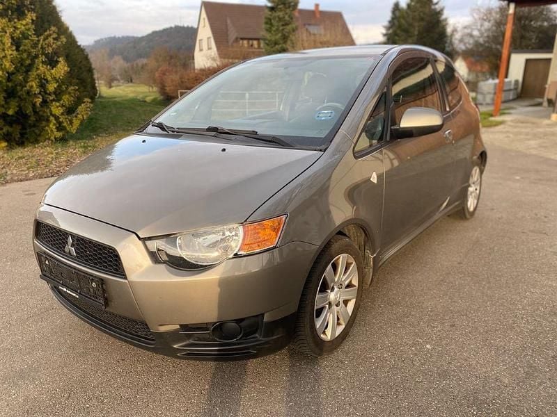 Gebraucht Mitsubishi Colt Motion 95 PS (69 kW) 2012 Grau Kleinwagen