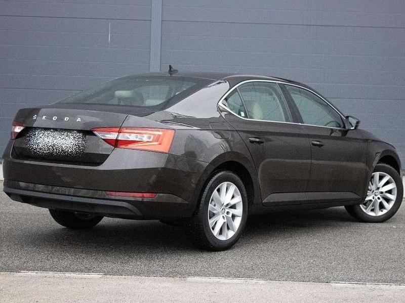 Gebraucht Skoda Superb Style 150 PS (110 kW) 2020 Braun Limousine