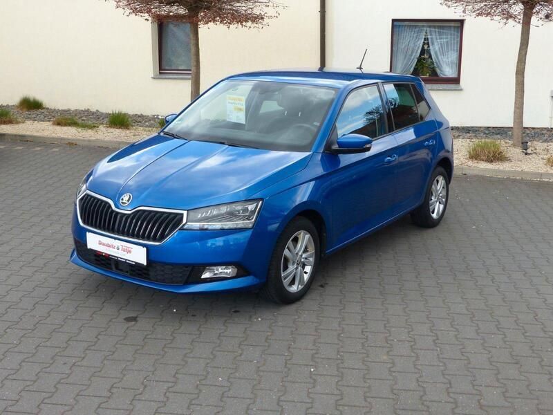 Blau Gebraucht 2020 Skoda Fabia Style Kleinwagen | 13.990 € (Fairer Preis) - Bild 1/4