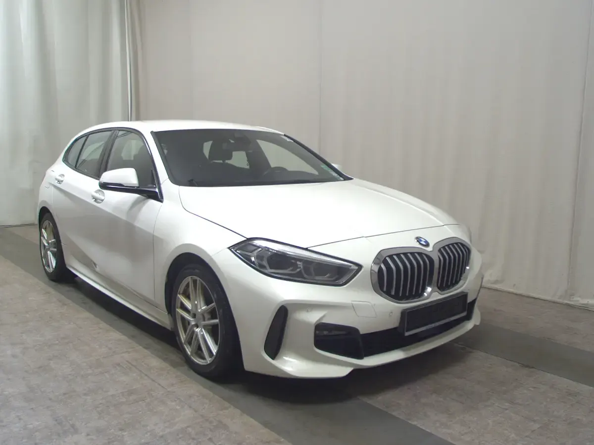 Gebraucht BMW 120 M Sport 190 PS (139 kW) 2020 Alpinweiss iii Kleinwagen