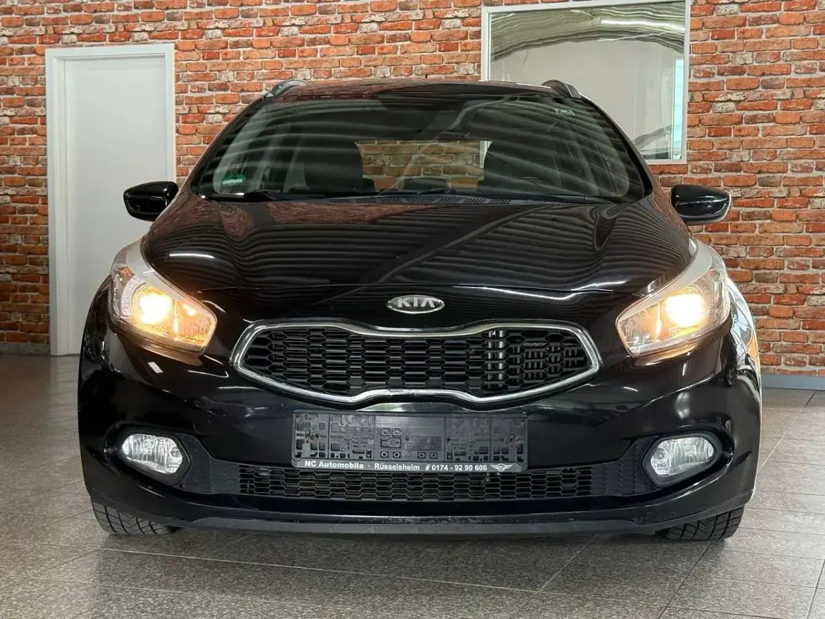 Gebraucht Kia Ceed Sportswagon Edition 7 128 PS (94 kW) 2013 Schwarz Kombi