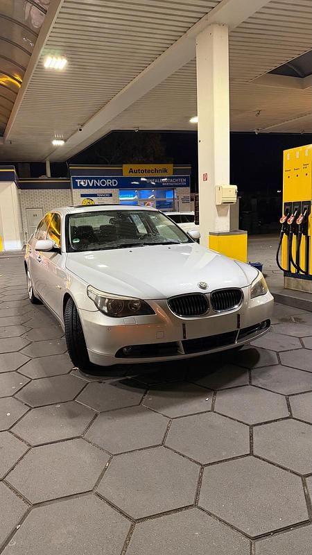 Silber Gebraucht 2006 BMW 525 Limousine | 4.199 € (Fairer Preis) - Bild 1/4