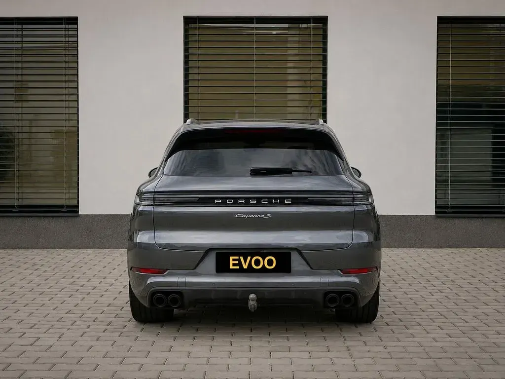 Gebraucht Porsche Cayenne S E-Hybrid 519 PS (381 kW) 2025 Grau SUV