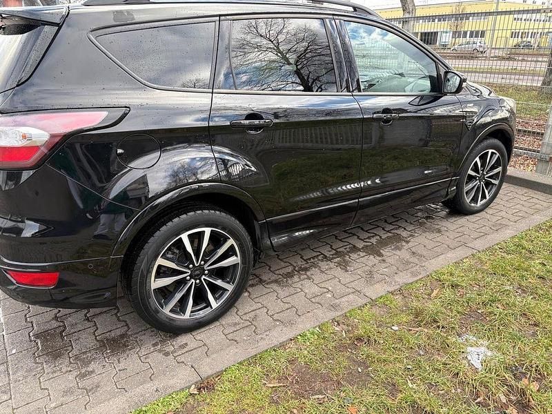 Schwarz Gebraucht 2017 Ford Kuga ST-Line SUV | 11.700 € (Guter Preis) - Bild 1/4