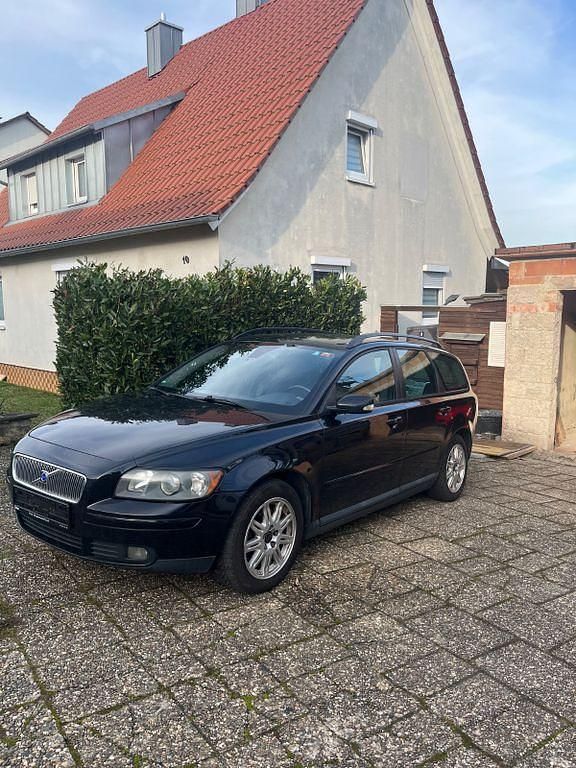 Schwarz Gebraucht 2005 Volvo V50 Kombi | 2.000 € (Fairer Preis) - Bild 1/4