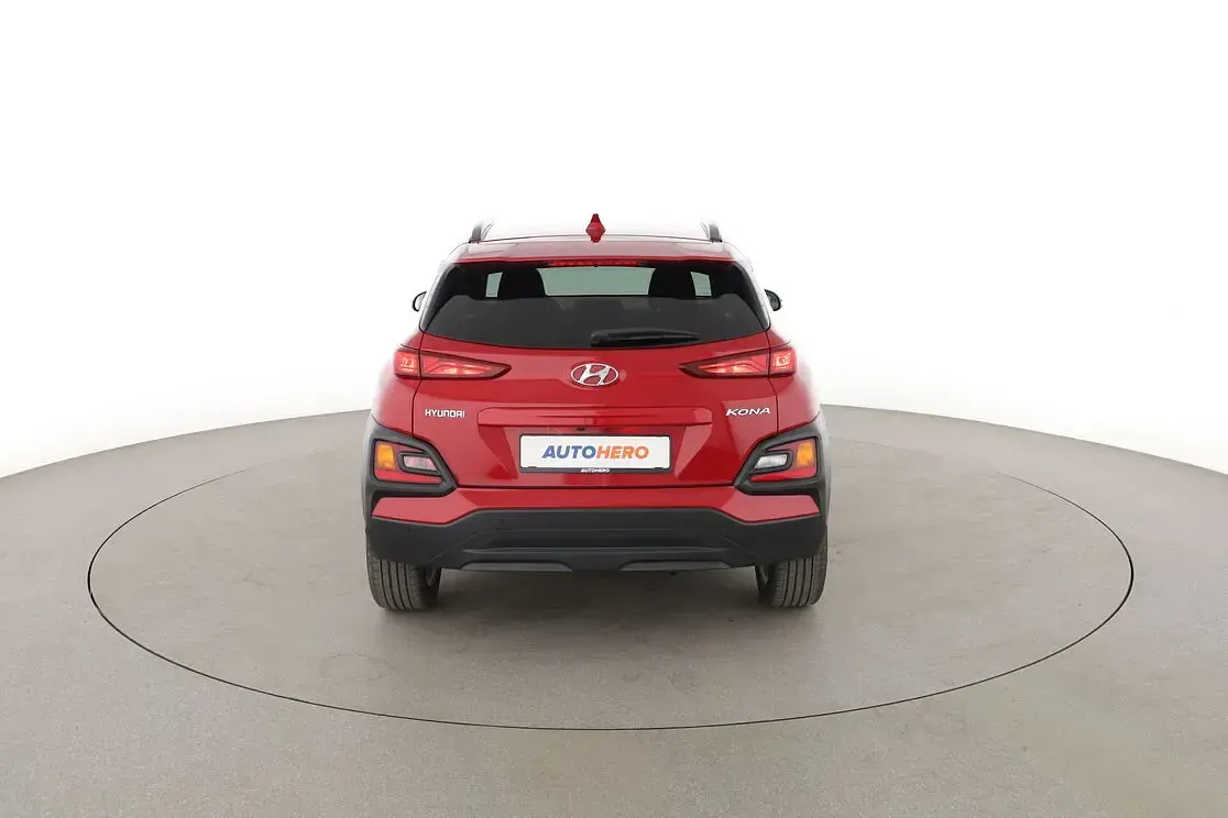 Gebraucht Hyundai Kona YES! 120 PS (88 kW) 2020 Rot SUV