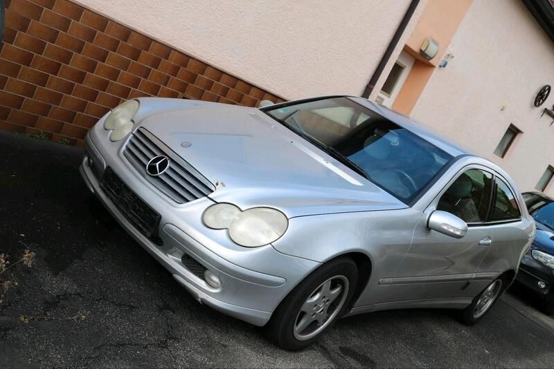 Silber Gebraucht 2003 Mercedes C180 Coupé | 800 € (Superpreis) - Bild 1/4