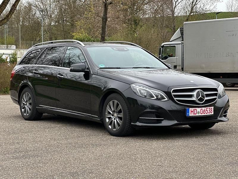 Gebraucht Mercedes E350 Avantgarde 258 PS (189 kW) 2016 Schwarz Kombi