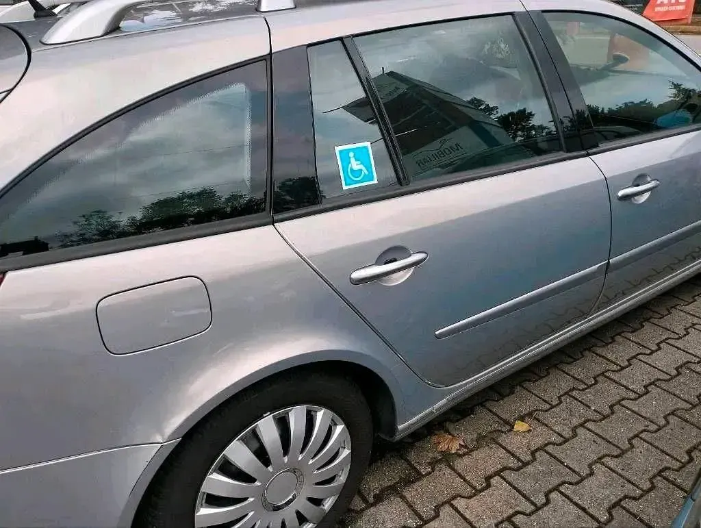 Gebraucht Renault Laguna II 135 PS (99 kW) 2006 Silber Kombi
