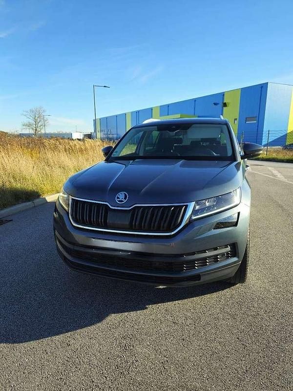 Grau Gebraucht 2018 Skoda Kodiaq Style SUV | 24.890 € (Teuer) - Bild 1/4