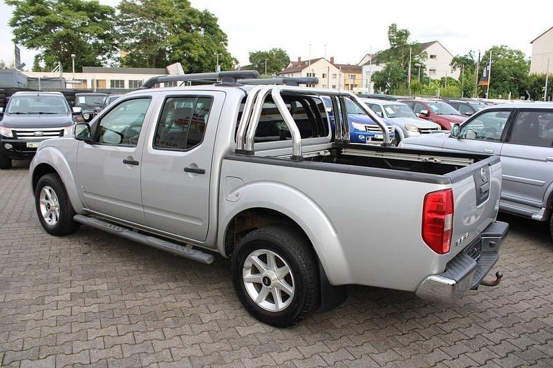 Gebraucht Nissan Navara 231 PS (169 kW) 2013 Silber (metallic) Pickup