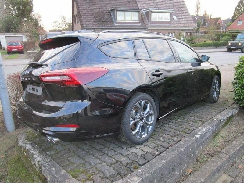 Neu Ford Focus ST-Line X 155 PS (114 kW) 2025 Schwarz Limousine