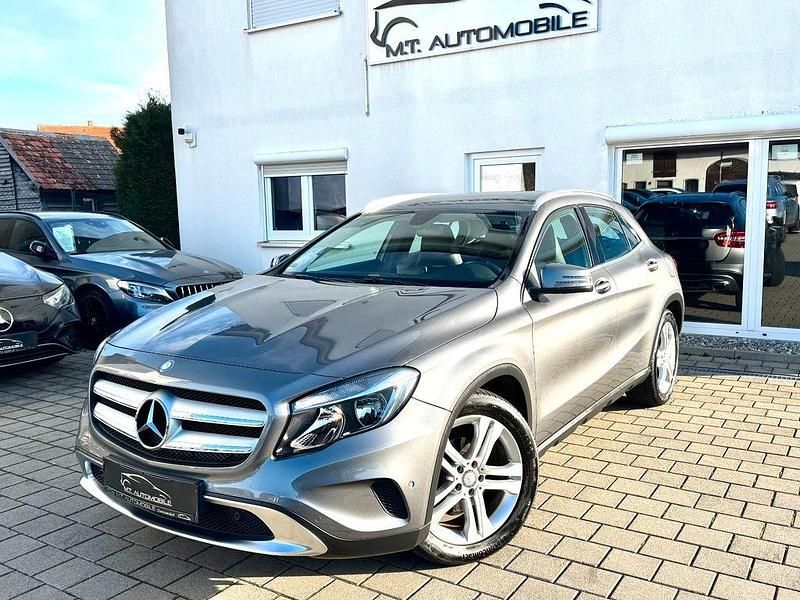 Grau Gebraucht 2014 Mercedes GLA200 Urban SUV | 17.490 € (Fairer Preis) - Bild 1/4
