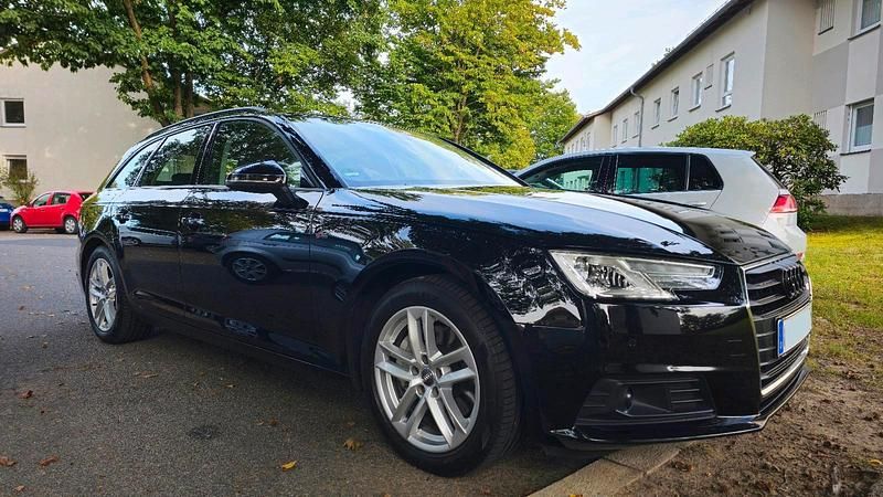 Schwarz Gebraucht 2025 Audi A4 Kombi | 18.950 € - Bild 1/4