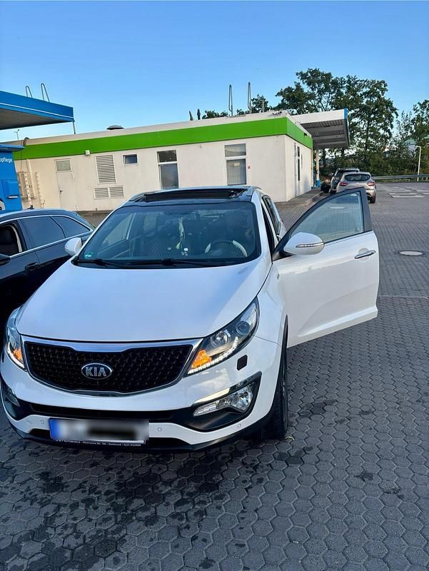 Weiß Gebraucht 2015 Kia Sportage Platinum SUV | 13.300 € (Fairer Preis) - Bild 1/4