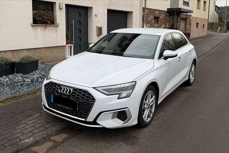 Weiß Gebraucht 2020 Audi A3 Advanced Limousine | 15.900 € (Fairer Preis) - Bild 1/4