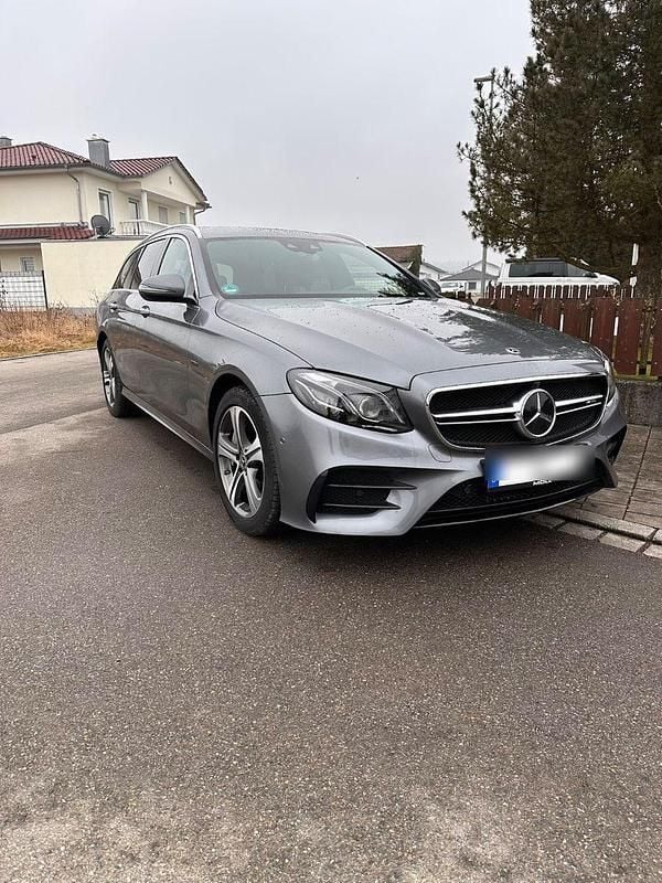 Gebraucht Mercedes E300 AMG 194 PS (142 kW) 2021 Grau Kombi