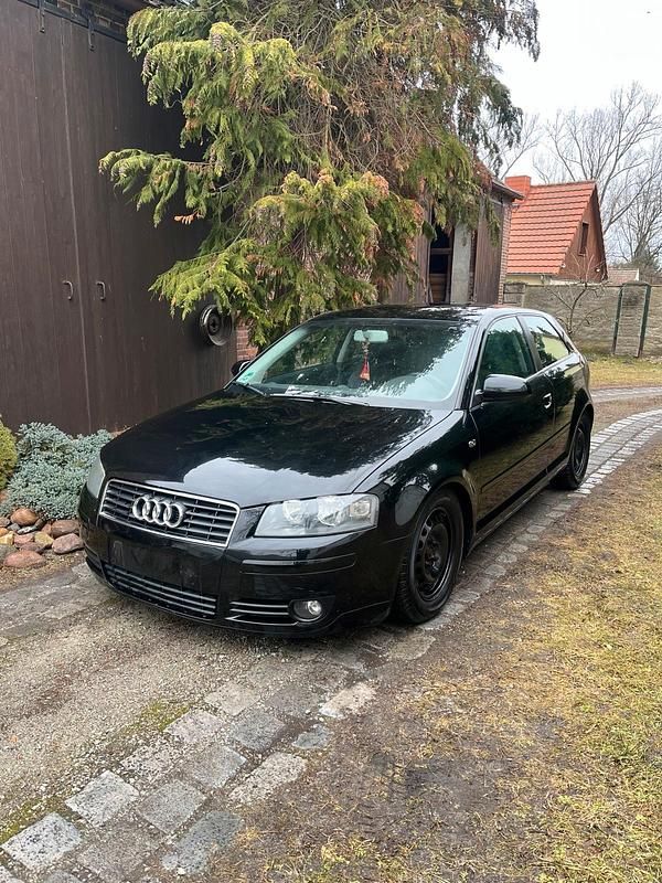 Second-hand Audi A3 Ambition 102 CP (75 kW) 2003 Negru Hatchback