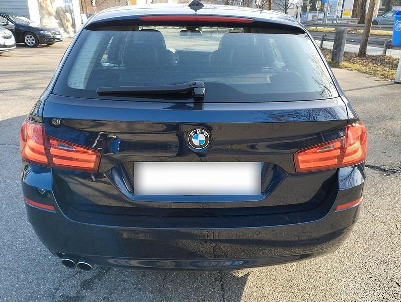 Gebraucht BMW 530 258 PS (189 kW) 2012 Blau Kombi