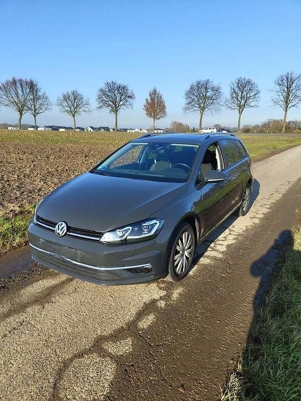 Grau Gebraucht 2019 VW Golf VII Join Kombi | 18.500 € (Teuer) - Bild 1/4