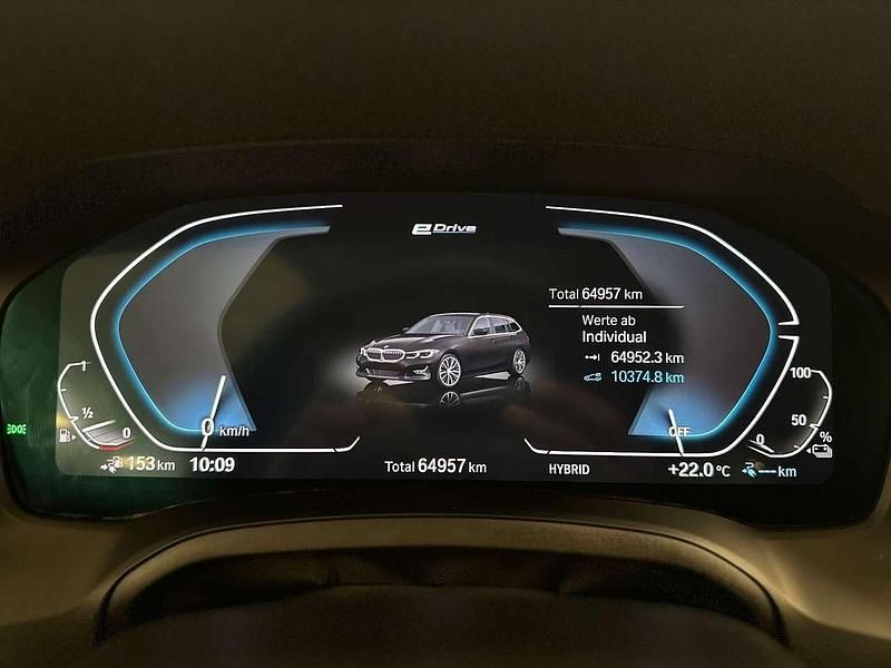 Gebraucht BMW 320e Performance 163 PS (119 kW) 2021 Saphirschwarz Kombi