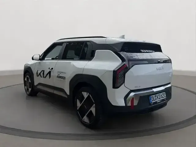 Używany Kia EV3 Earth 150 kW (204 KM) 2025 Biały SUV