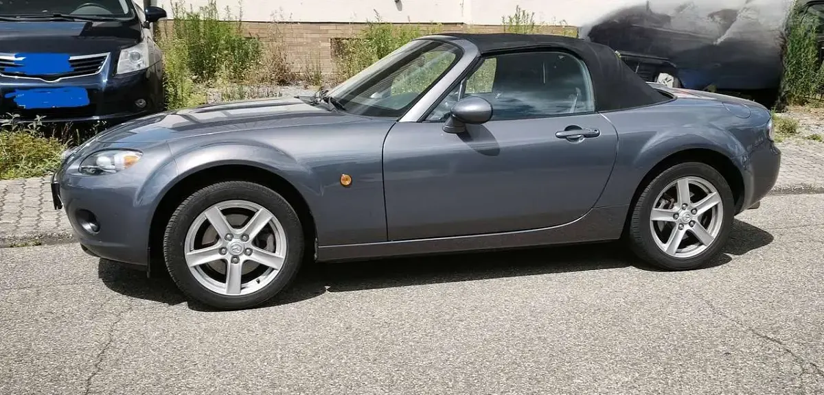 Gebraucht Mazda MX5 Emotion 126 PS (92 kW) 2006 Grau Cabrio