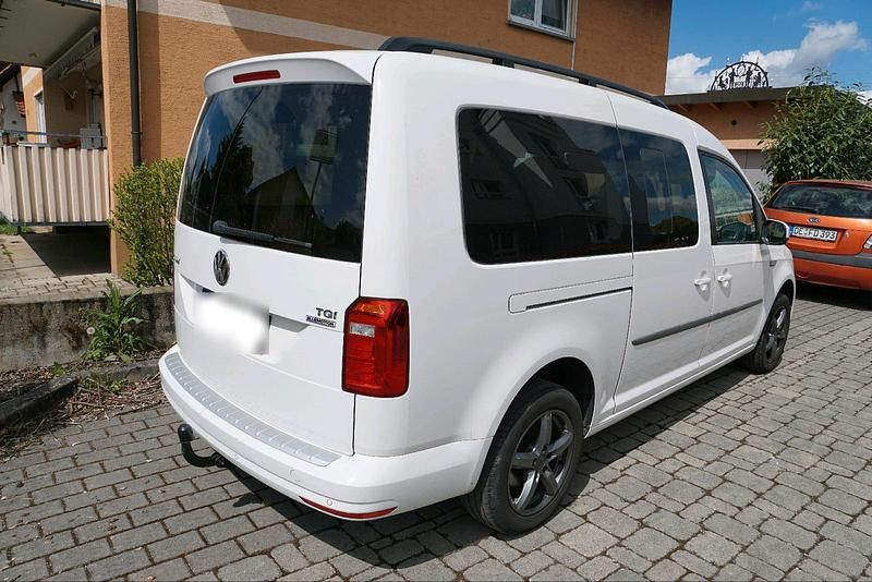 Second-hand VW Caddy 116 CP (85 kW) 2017 Alb Monovolum