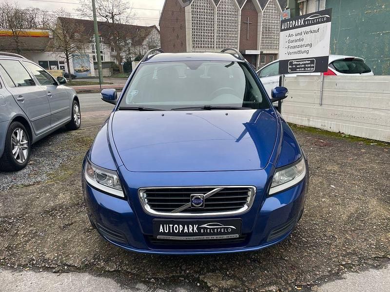 Gebraucht Volvo V50 Kinetic 101 PS (74 kW) 2009 Blau Kombi