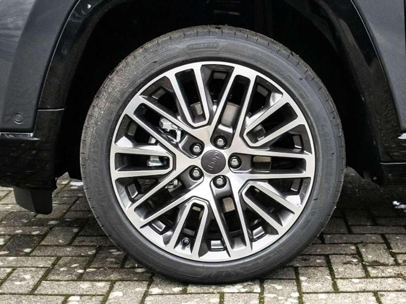 Gebraucht Jeep Compass Summit 131 PS (96 kW) 2024 Gruen SUV