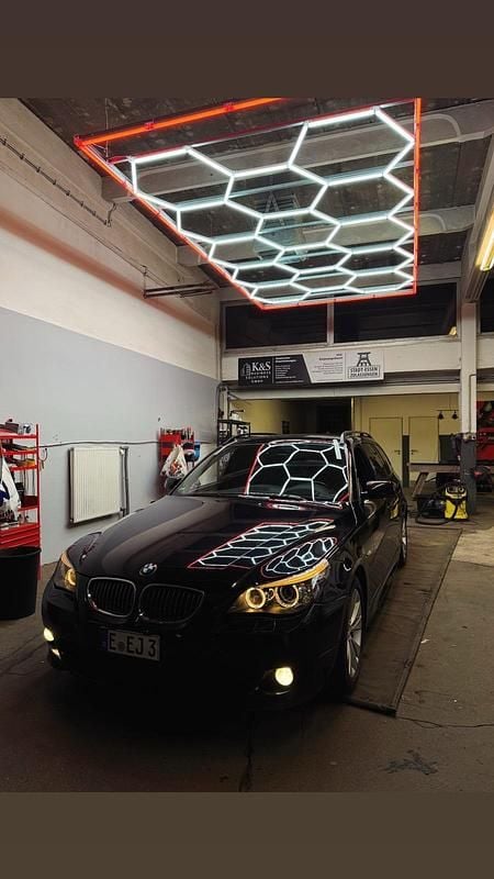 Schwarz Gebraucht 2008 BMW 530 Comfort Edition Kombi | 6.000 € (Guter Preis) - Bild 1/4