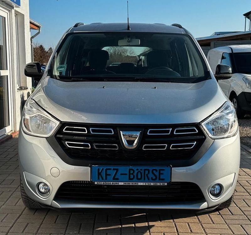 Gebraucht Dacia Lodgy Comfort 102 PS (75 kW) 2020 Grau Van / Kleinbus