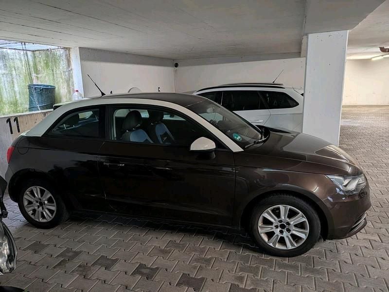 Gebraucht Audi A1 Attraction 86 PS (63 kW) 2011 Braun Kleinwagen