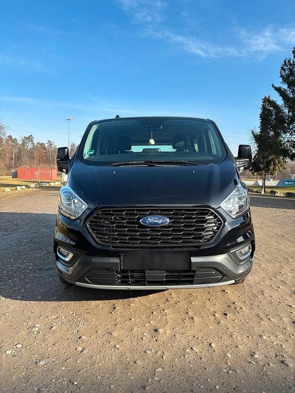 Gebraucht Ford Tourneo Active 130 PS (95 kW) 2023 Schwarz Van / Kleinbus