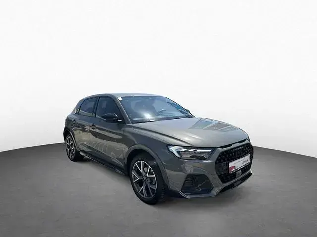 Gebraucht Audi A1 S-Line 150 PS (110 kW) 2026 Grau SUV