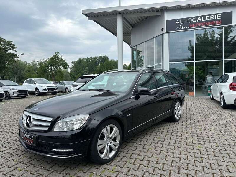 Obsidianschwarz metalliclack Gebraucht 2011 Mercedes C350 Kombi | 5.950 € - Bild 1/4